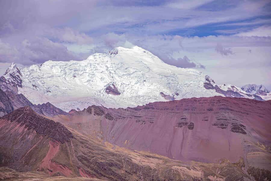 08am Departure Rainbow Mountain Tour: Late Morning Tour - A guided trek starts the day: what to expect on the 105-minute walk