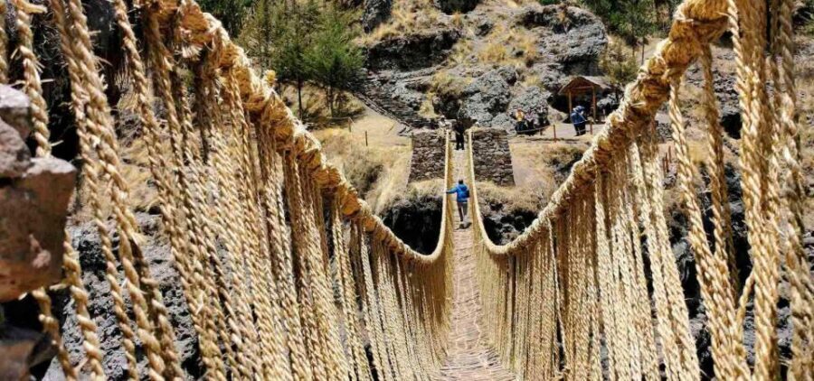1 day excursion to Qeswachaka bridge and the 4 lagoons - Acopia Lagoon: A Few Kilometers That Change the Mood