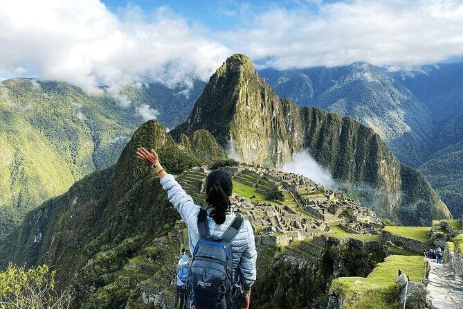2 Day Sacred Valley and Machu Picchu Guided Tour from Cusco - Urubamba lunch and Ollantaytambo: where the Inca planned for life