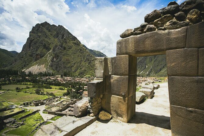 2 Day Sacred Valley and Machu Picchu Guided Tour from Cusco - Price and value: what you pay $679 for