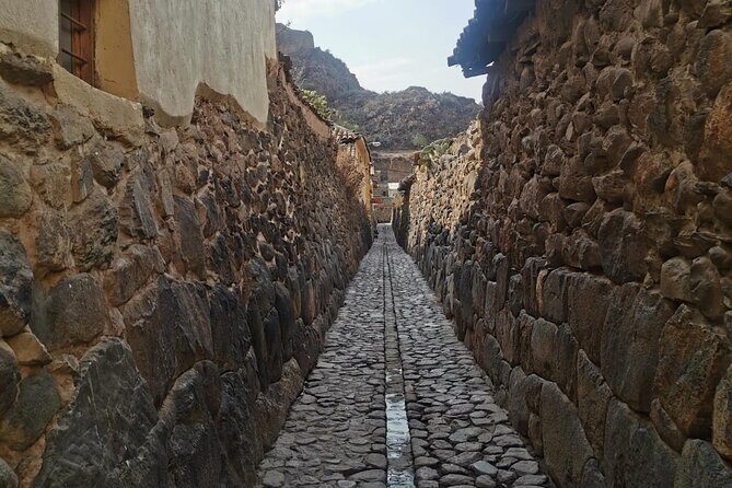 2-Day Sacred Valley Machu Picchu by Train with Llama Experience - Cusco time: why a guide there helps more than you’d think