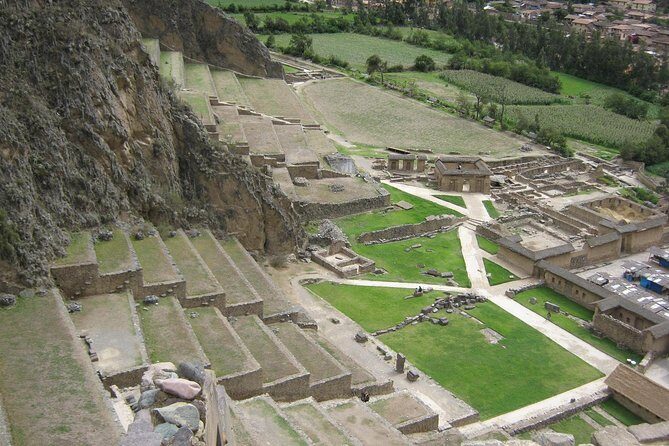 2 Days : Sacred Valley Conection Machu Picchu || Private Tour || - Lunch in Aguas Calientes and the Return Train to Ollantaytambo