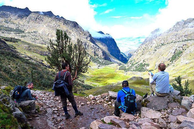 4-Day Lares Trek to Machu Picchu - Day 3: Quechua family visit, alpaca textiles, and Lares hot springs