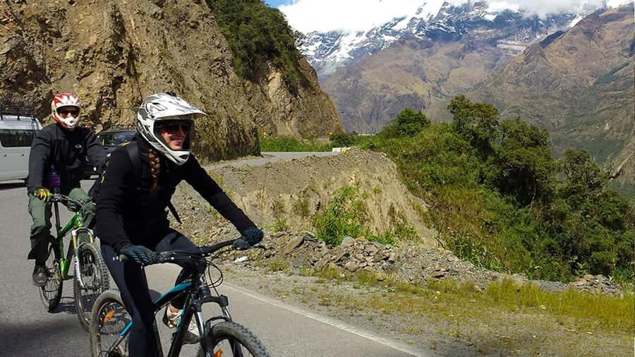 4 days/3 nights: Inka Jungle Trek to Machu Picchu - Day 3: Cola de Mono zip line, Hidroeléctrica lunch, and the track-walk to Aguas Calientes