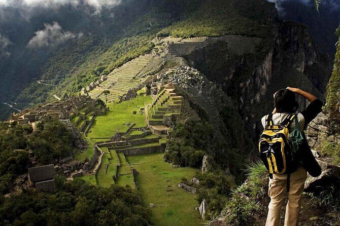 4 Days Inca Trail To Machu Picchu - Day 3: Runcurakay, Chaquicocha, and Phuyupatamarca Above the Clouds