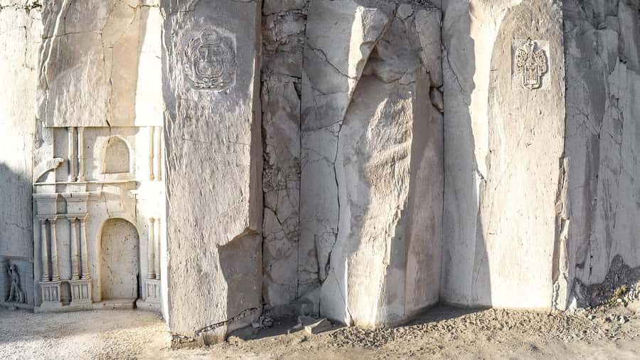 4-hour excursion: Ruta del Sillar with Hiking in Culebrillas - Añashuayco Quarries: mega-carving, ignimbrite cliffs, and stonecutting in action