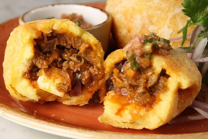 5 iconic restaurants of Lima a 3-hour guided food tour in Barranco - The pace: what 4 to 5 stops feels like in real life