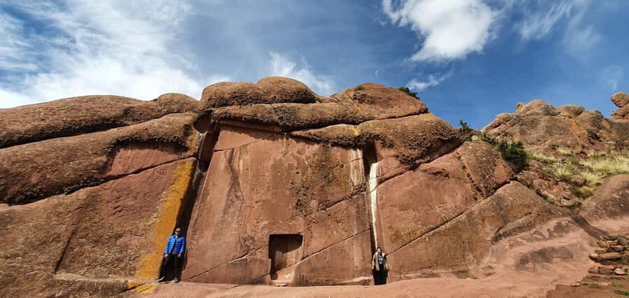 5h tour from Puno to Aramu Muru portal and Inca Ruins - Getting from Puno: the drive south over Lake Titicaca