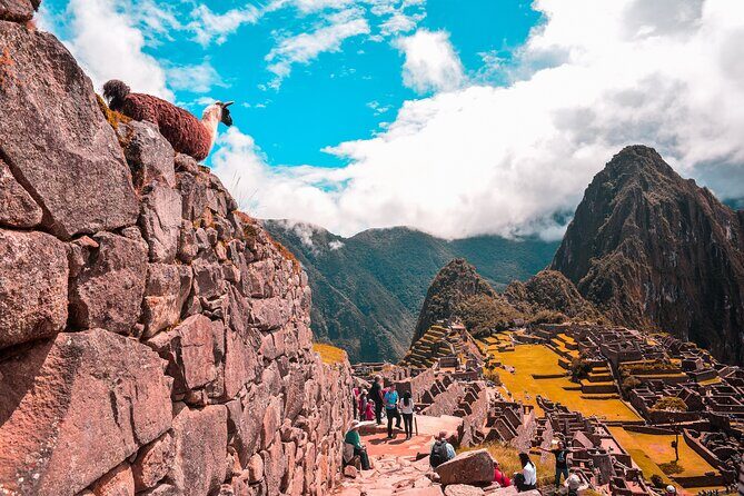 6-Day Tour of Cusco Magico-Machu Picchu-Rainbow Mountain - Sacred Valley Day: Pisac crafts, Ollantaytambo, and the road to Aguas Calientes