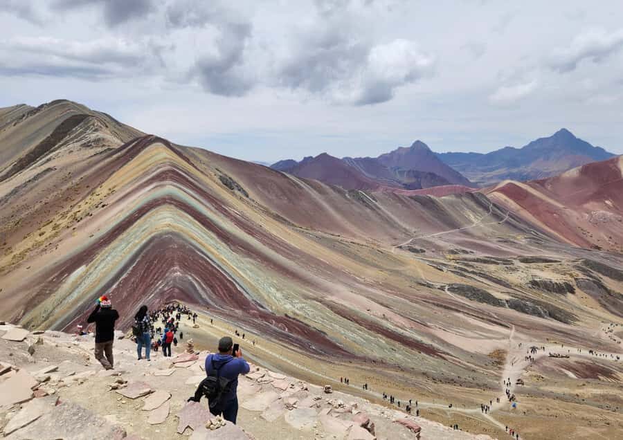 7 Colors Mountain Tour + Red Valley - The timing advantage: reaching early and staying flexible