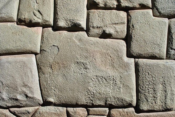 8-Days Peru, The Rise of the Inca Empire - Sacred Valley day: Pisac ruins plus the market you can shop