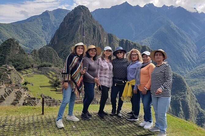 A Day at Machu Picchu, Journey to the Heart of the Andes - Free time back in Aguas Calientes: lunch and the crowd rhythm