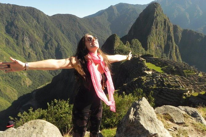 A Day at Machu Picchu, Journey to the Heart of the Andes - The CONSETUR bus ride: how you go from town to the citadel