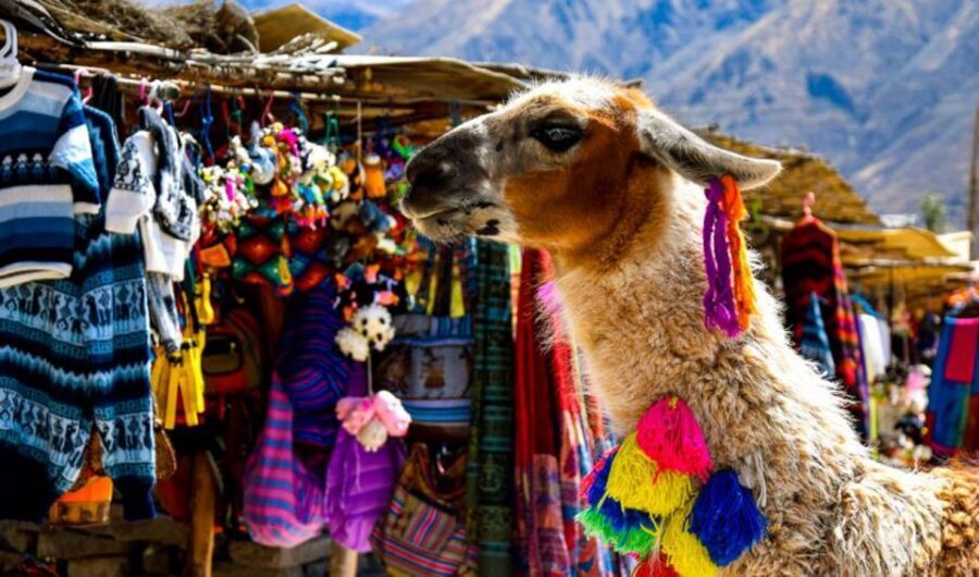 Andes: Colca Canyon Day-Trip - Maca Village and the 18th-Century Colonial Church