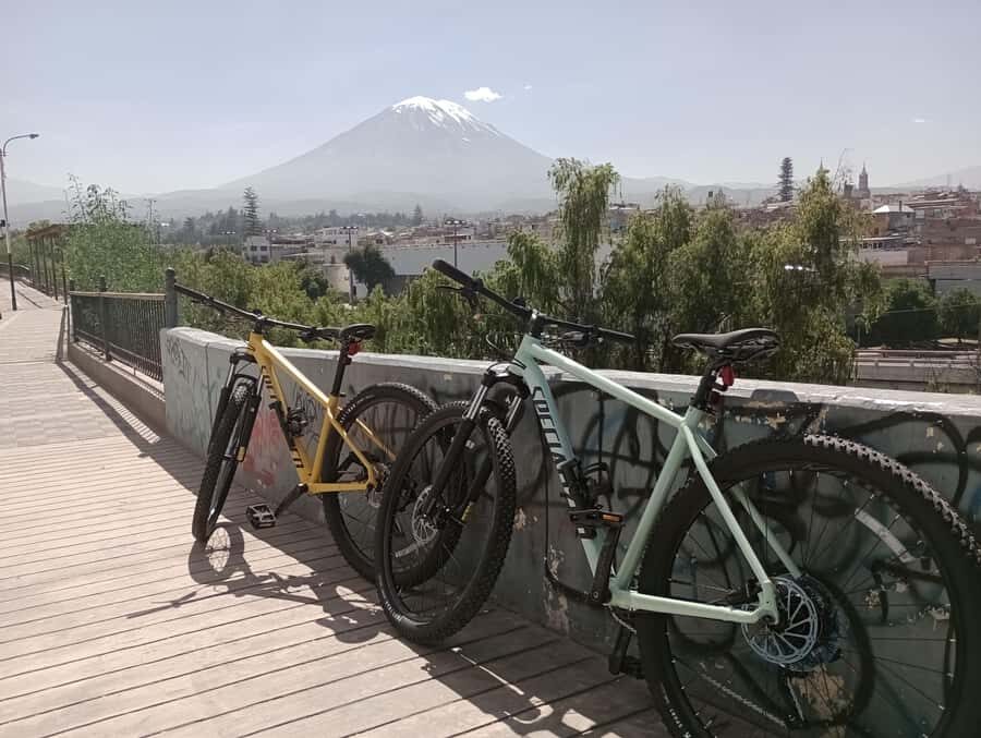 AREQUIPA BIKING CITY TOUR - Plaza de Armas: fast city orientation without the long walking day