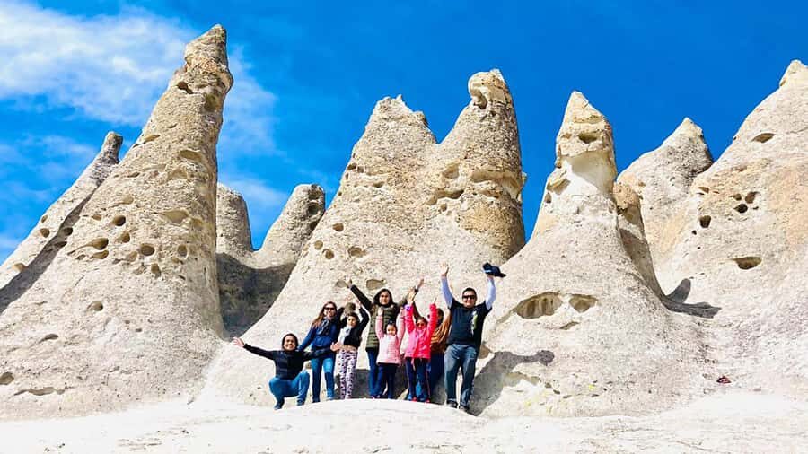 Arequipa: Catarata de Pillones and Bosque de Piedras Tour - Pampa de Arrieros: a quick stop with real local travel context