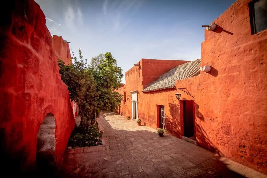 Arequipa: City Tour and Santa Catalina Monastery - Santa Catalina Monastery: The Cloistered City Within a City
