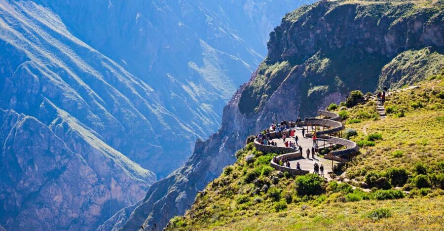 Arequipa : Colca Canyon 2-Day Adventure - Chivay Check-In: Lunch Timing, Thermal Baths, and a Folklore Show