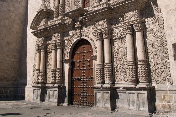 Arequipa, Historic and Colonial City and Santa Catalina Monastery - Plaza de Armas and the Basilica Cathedral stop