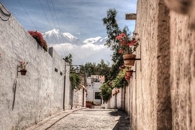 Arequipa, Historic and Colonial City and Santa Catalina Monastery - Iglesia de los Jesuita and cloisters with the San Ignacio Dome