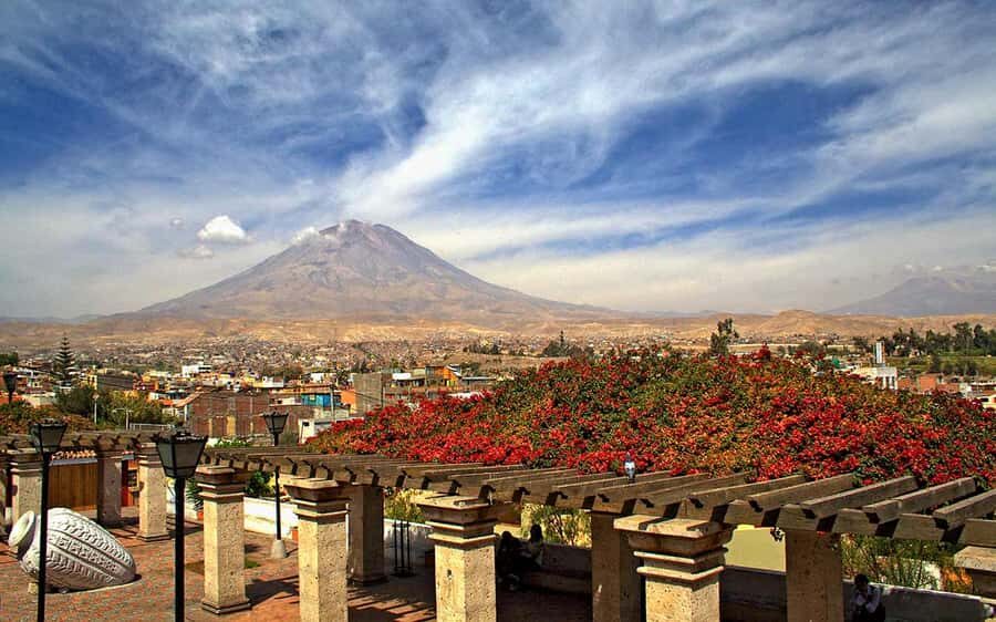 Arequipa Panoramic Bus Tour - Yanahuara Mirador Church and Plaza: A Classic Angle