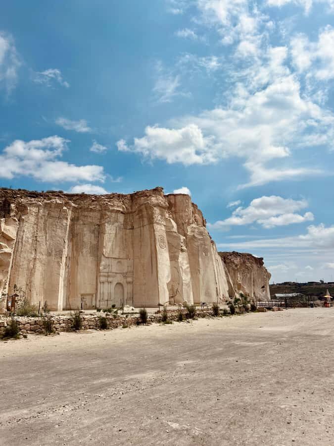 Arequipa: The White City Origins – Sillar Route Half Day - Inside the Añashuayco Quarries: Pink Sillar, workshops, and extraction