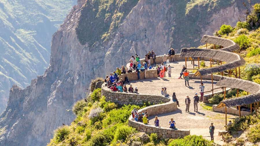 Arequipa: trekking to the Colca Canyon 2 days/1 night - Day 1: Hotel Pickup, Cruz del Condor, and the Descent Toward Sangalle