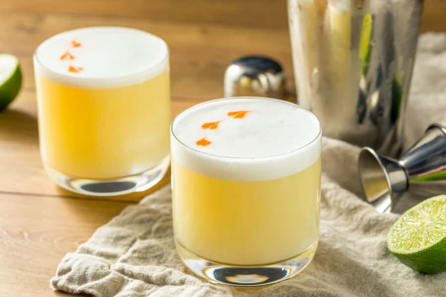 Best of Cusco: Night Tour, Pisco Sour Lessons, and Dinner - Entering the historic center: Cathedral area to Hatun Rumiyuq Street