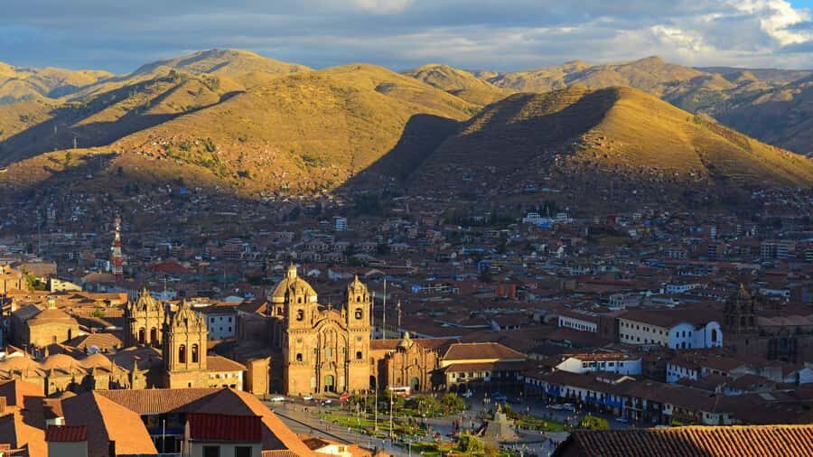 Best of Cusco: Private Walking Tour with a Local - Plaza de Armas and the cathedral zone: more than a photo stop