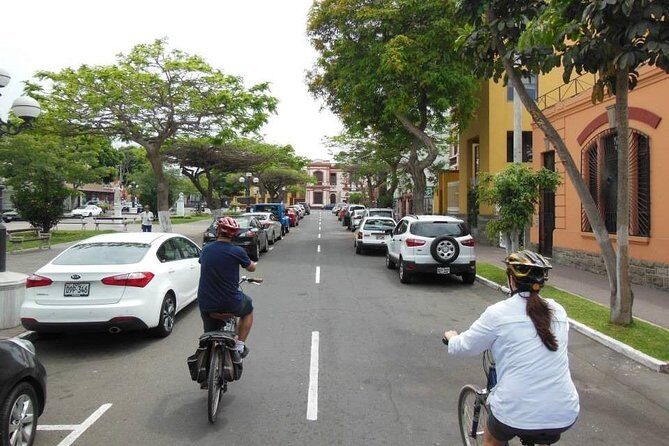 Bike Tour San Isidro, Miraflores and Barranco, - Stop One: Barranco’s Bridge of Sighs and the Artsy Neighborhood Mood