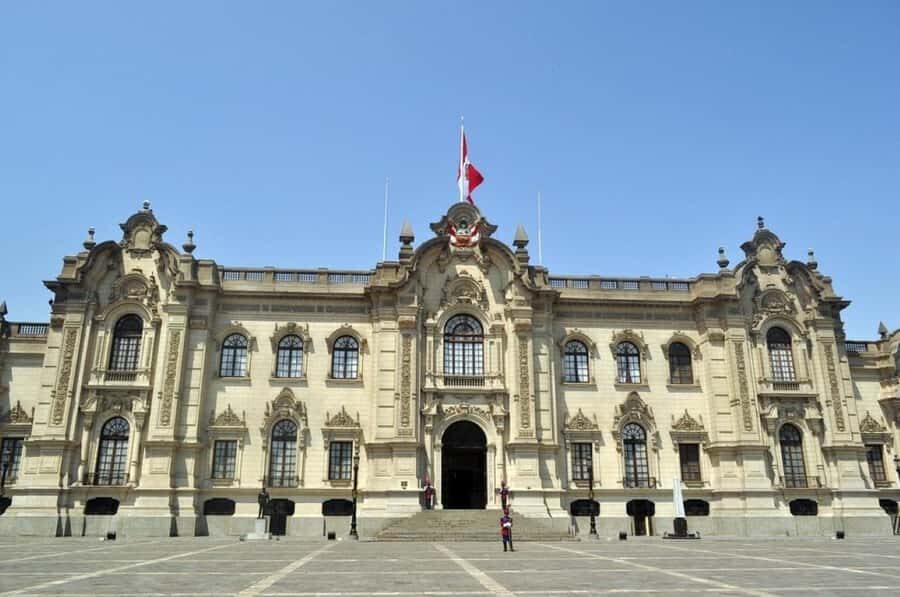 City Tour Colonial and Modern Lima Half Day Plus Ticket - The guide and the audio system: how it affects your experience