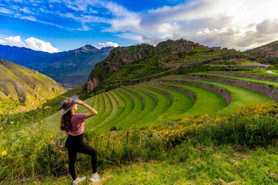 City Tour Cusco & Valle Sagrado Pisac mas Almuerzo - Morning stops: Sacsayhuamán, Qenqo, Puka Pukará, and Tambomachay