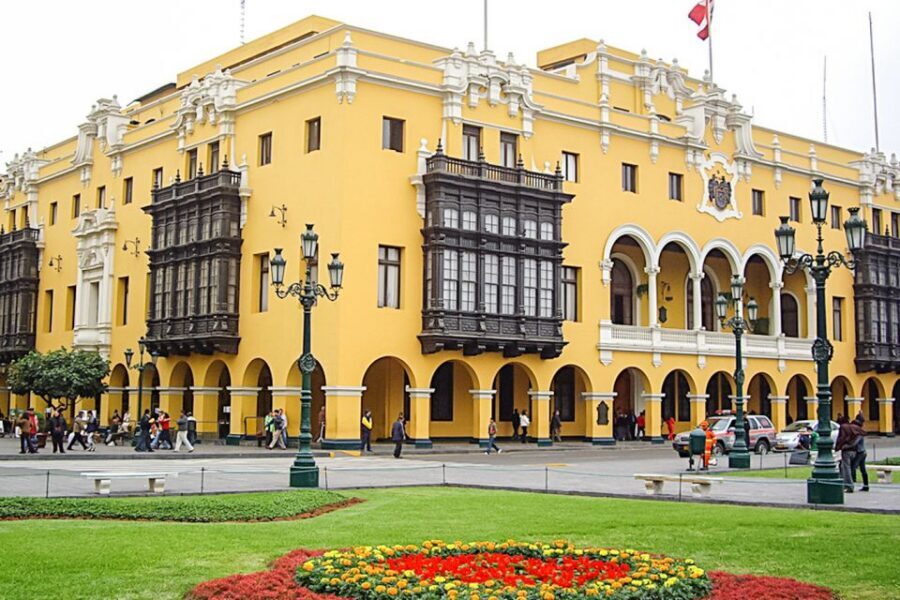 City Tour With Demonstration & Tasting of Pisco Sour - San Francisco Monastery Catacombs: The Underground Side of Colonial Lima