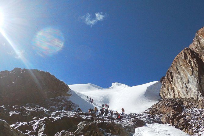 Climbing Mateo - Your first 5 thousand - Lunch on the Mountain: energy you can count on