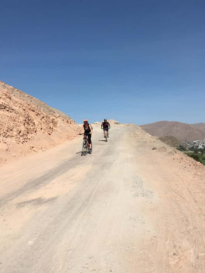 Congata Rover,3 hours bike ride tour in arequipa - Gear that reduces stress: bikes, brakes, helmet, gloves