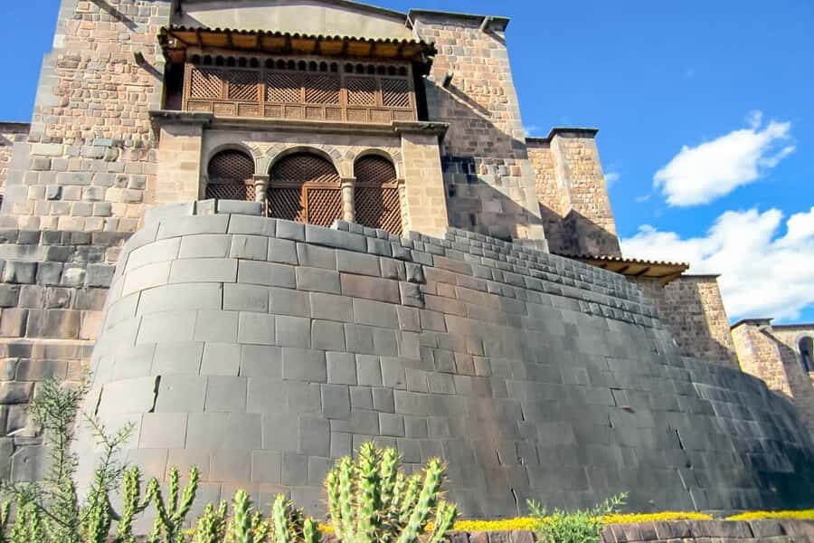 Cusco: City and Nearby Ruins 5-Hour Guided Tour - Qenqo (Zigzag): carved stone, subterranean passages, and probable ritual use