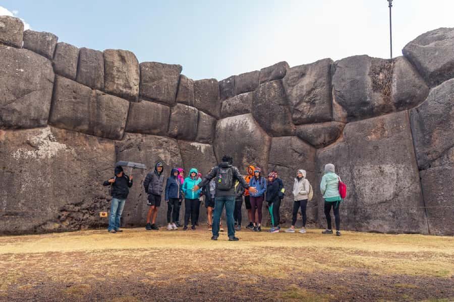 Cusco : City Tour of 4 Ruins and Sun Temple - How the tour works in Cusco: pickup, vans, and 5 hours of ruins