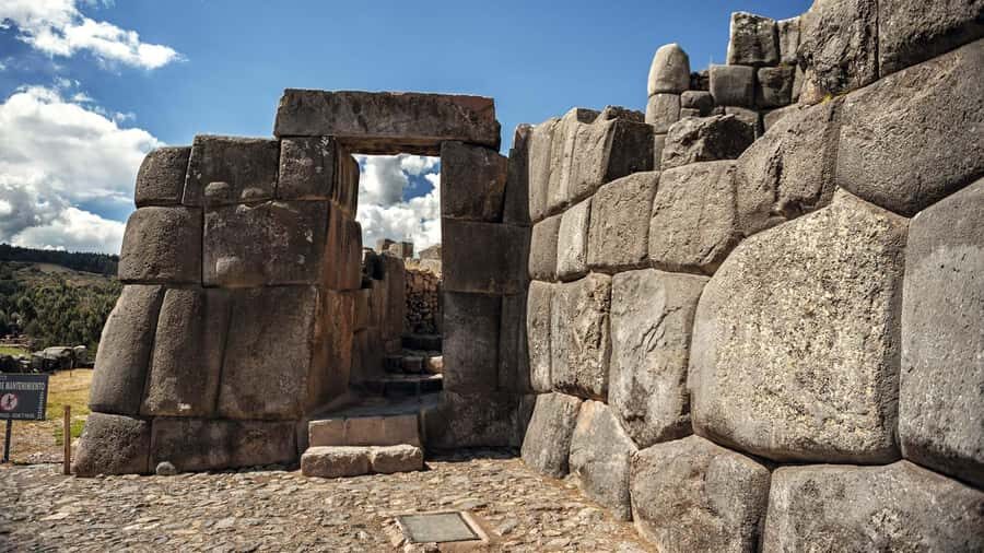Cusco : City Tour of 4 Ruins and Sun Temple - Sacsayhuamán fortress walls: big views and massive carved blocks