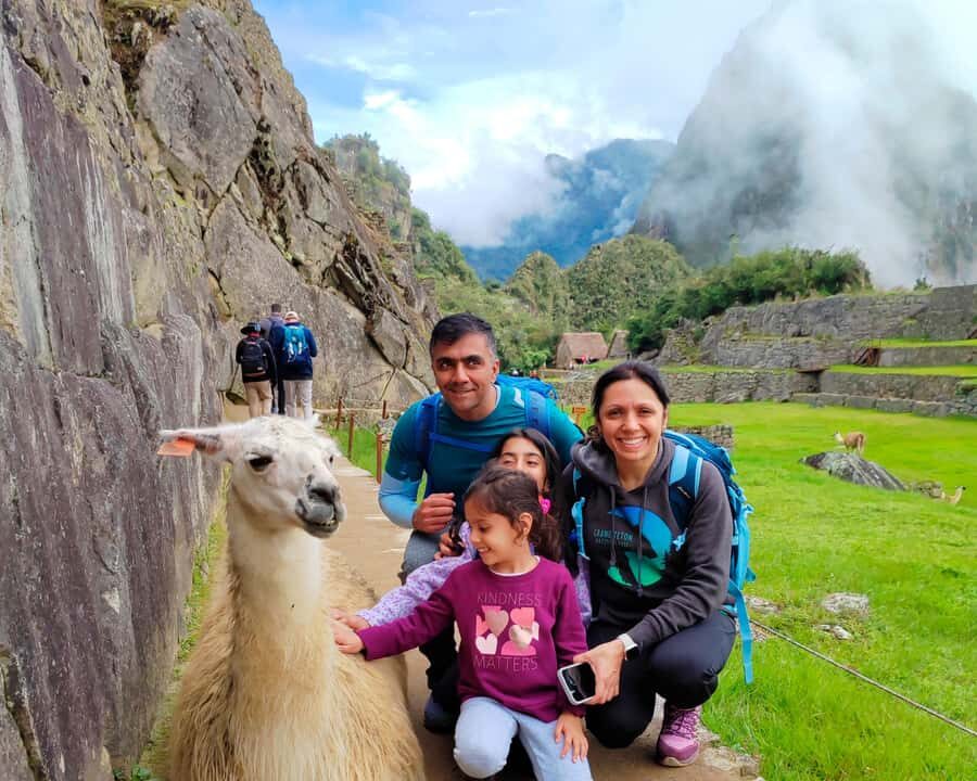 CUSCO: Full Day All Included Private Machu Picchu Experience - Lunch in Aguas Calientes: Plan for the On-Your-Own Meal