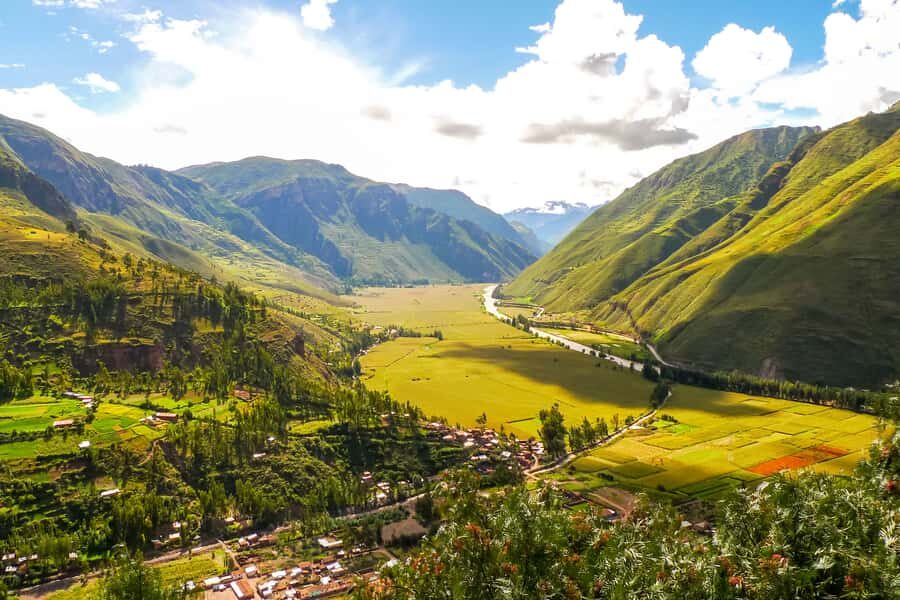 Cusco: Full-Day Sacred Valley History Tour - Písac Market and Ruins: color, stonework, and workable farmland