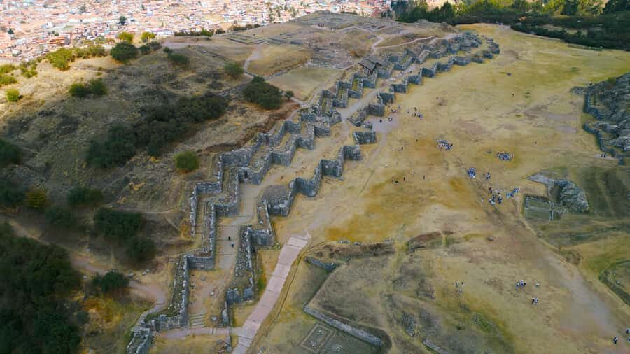 Cusco : Half-Day Explore Inca Ruins qoricancha sacsayhuaman - Local food during the morning: how to handle it without slowing down
