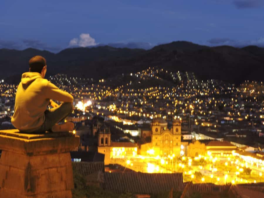 Cusco: Legends and History Night Tour with Pisco Sour - San Cristóbal stop: where legends start to feel personal