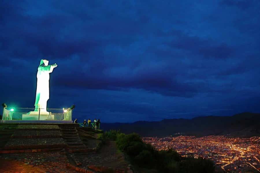 Cusco: Legends and History Night Tour with Pisco Sour - Plaza de Armas: orientation that makes the rest of your trip easier