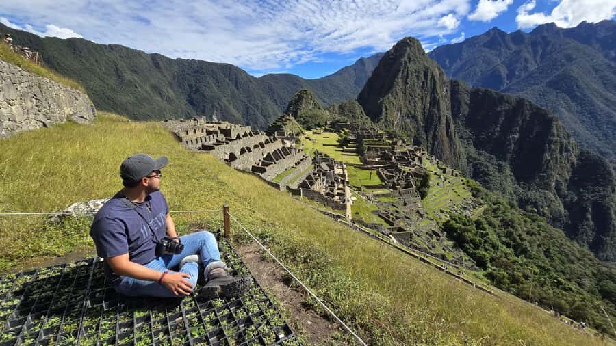 Cusco: Machu Picchu Day Trip with Train + Entrance ticket - The guided tour is also why you avoid the biggest headache