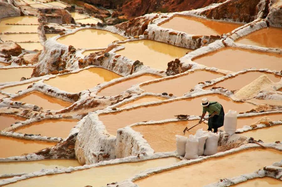 Cusco: Moray, Maras Salt Mines, and Chinchero Weavers Tour - Should you book this Cusco: Moray, Maras Salt Mines, and Chinchero tour?