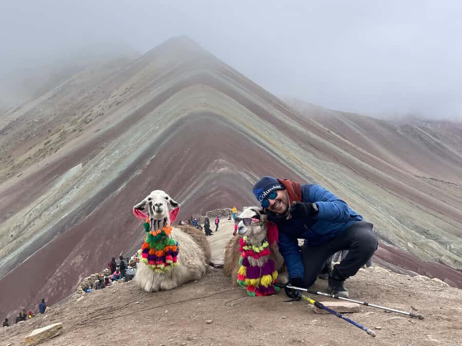 Cusco One Day: Tour Rainbow Mountain & Red Valley opcional - Food and comfort: semi-buffet breakfast, buffet lunch, and long-day planning