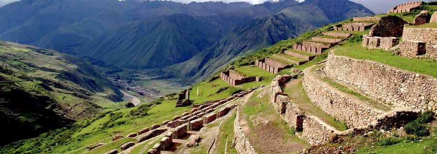 Cusco: Pisac, Ollantaytambo, & Chinchero Sacred Valley Tour - Ollantaytambo: walking among immense Inca stones