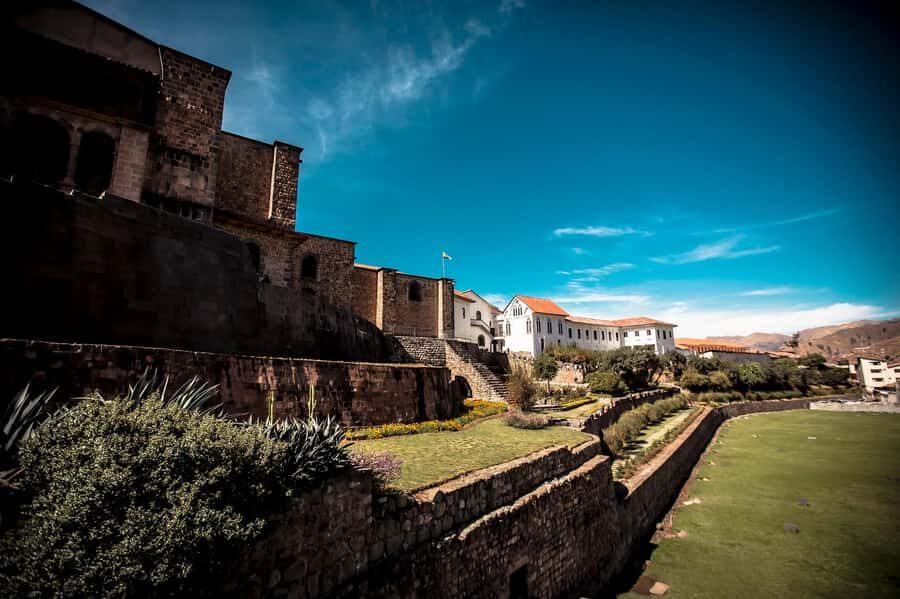 Cusco: Private City Tour and Trip to Archeological Sites - Sacsayhuaman fortress uphill: the defensive walls and the panoramic reward