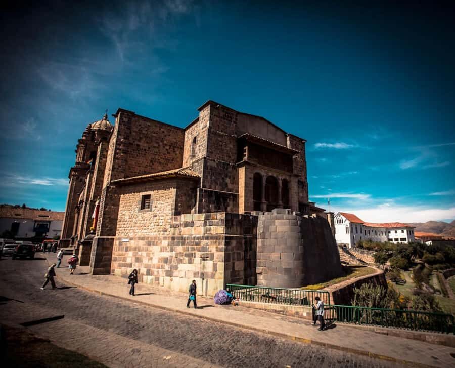 Cusco: Private City Tour and Trip to Archeological Sites - Puka Pukara on a hill: the Red Fortress and its waterworks