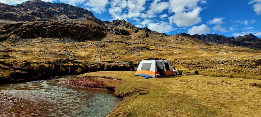 Cusco: Rainbow Mountain & Red Valley Tour with Picnic meals - The drive to the trailhead: long, but it sets up your hike